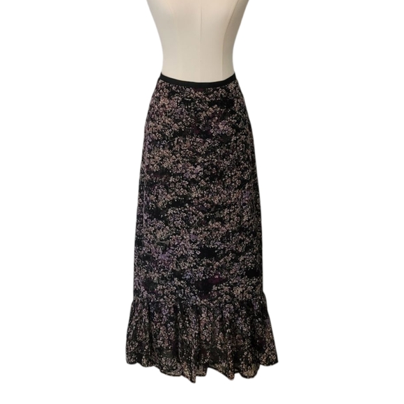✨️NWT✨️ ELLE - Size 4 Floral Black Skirt - Picture 1 of 6